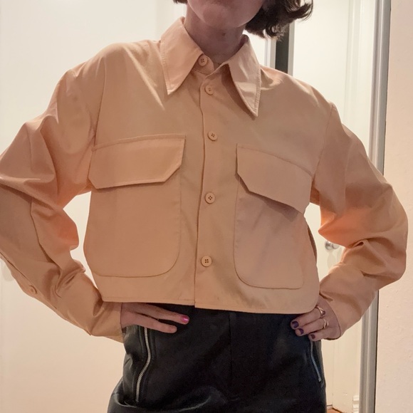 Peach Low Classic Button Up. Size Small. - Picture 2 of 6